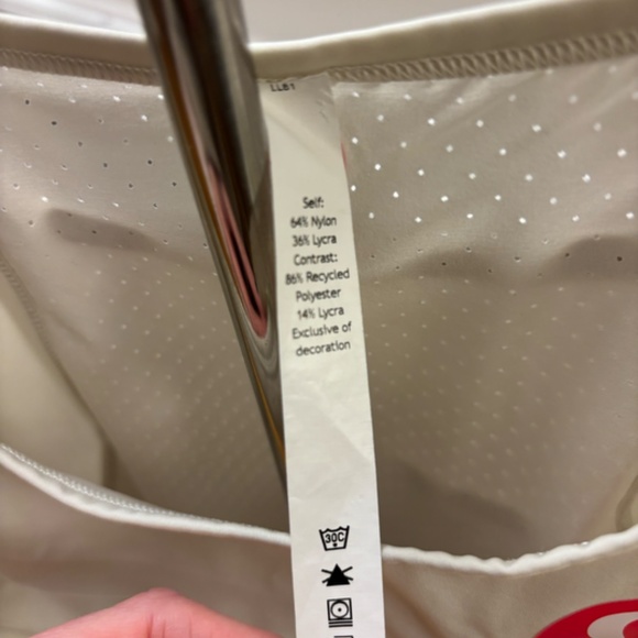Like New Women's Lululemon Cream Colored Tank Size Medium - Picture 4 of 4